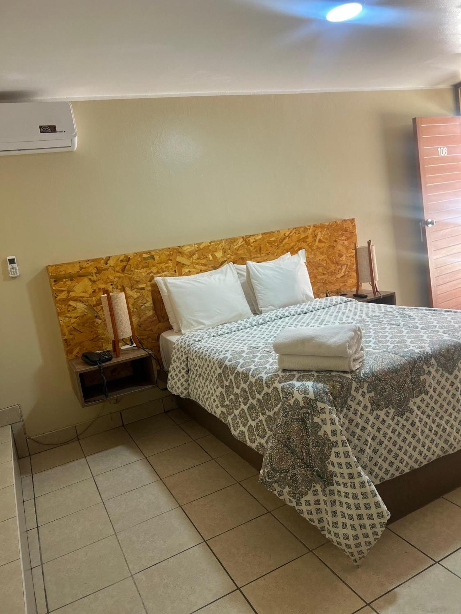 Hotel El Huacachinero Ica Eksteriør billede